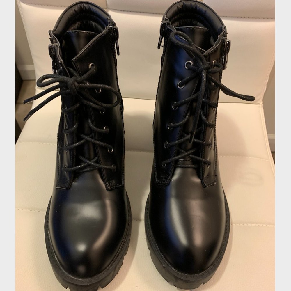 Women's Platform Chunky Heel Combat Boot - SIZE 9.5